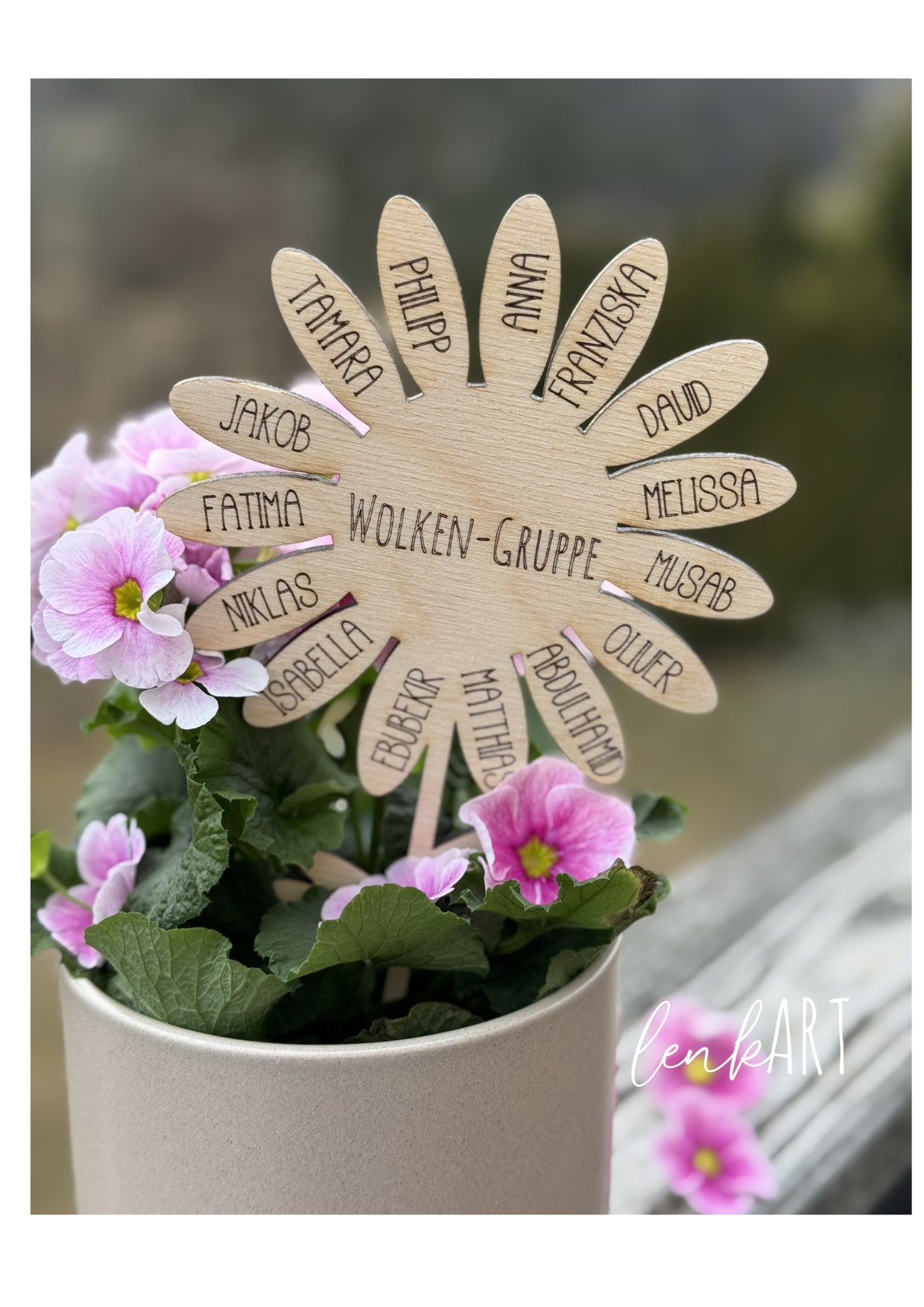 Kindergartenblume mit namen aus holz 3